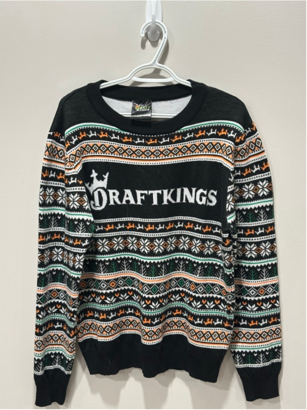 Men's DraftKings Crewneck Sweater Size L Black White Holiday Pattern